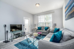 Luxury PET FRIENDLY Condo, Near Clubhouse & Pool